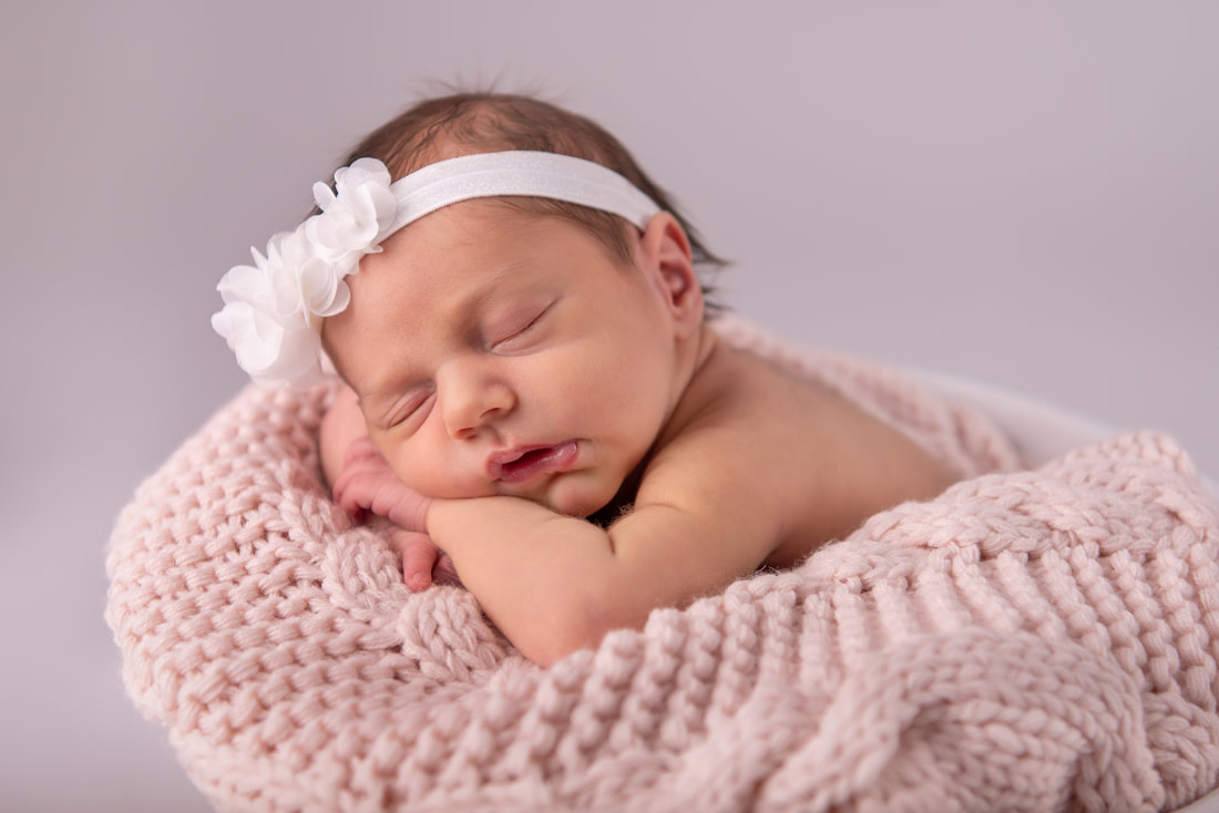 Baby-girl-sleeping-pink-blanket-Saint John-photographer